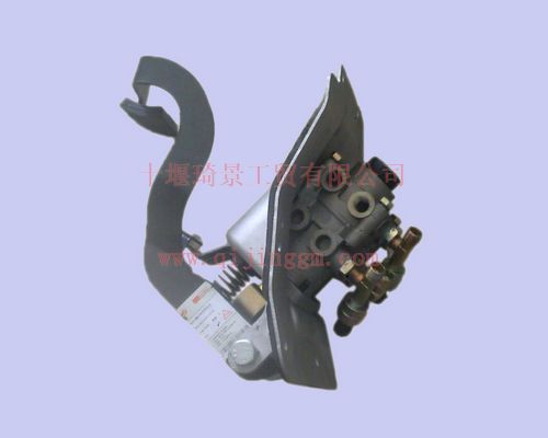 制動踏板工藝合件3504001-C0100GY01_東風天龍駕駛室配件