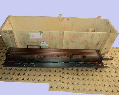 中冷器3001299_東風(fēng)康明斯/cumminsKTA19-C525發(fā)動(dòng)機(jī)配件