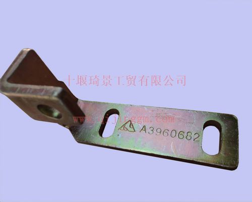 康明斯6BT空氣壓縮機(jī)支架 A3960682 康明斯發(fā)動(dòng)機(jī)配件 東風(fēng)天龍配件