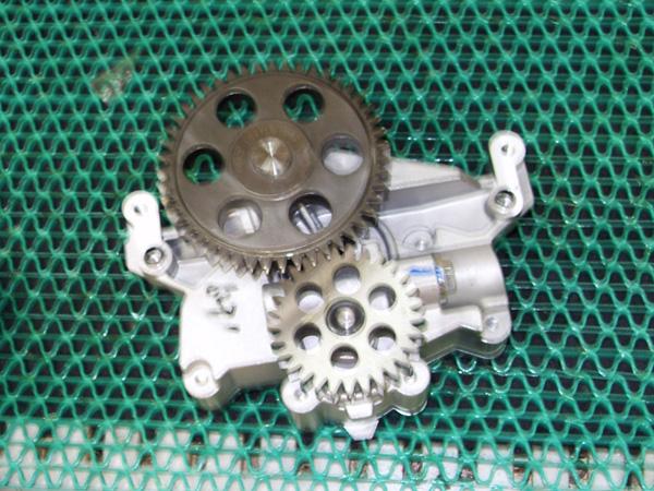 雷諾發(fā)動(dòng)機(jī)配件 雷諾機(jī)油泵總成D5010477184