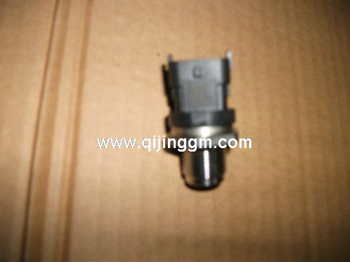 共軌壓力傳感器 3974092 東風(fēng)發(fā)動(dòng)機(jī)配件 東風(fēng)康明斯發(fā)動(dòng)機(jī)配件