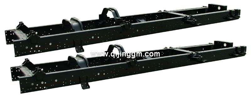 東風(fēng)自卸車配件 東風(fēng)天龍車架總成 東風(fēng)天龍汽車車架大梁